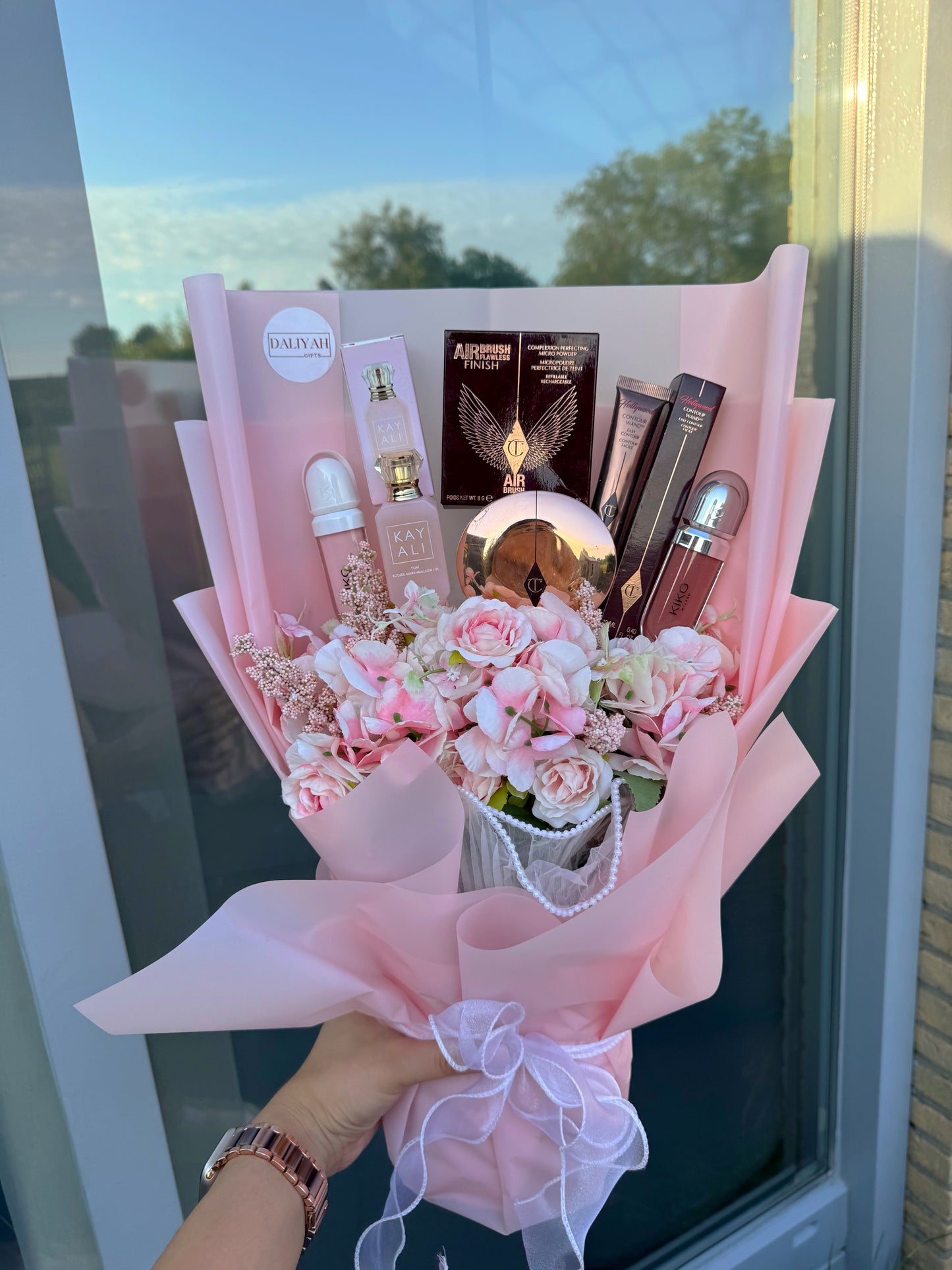 Luxe Make-upboeket met Forever Bloemen – Origineel Cadeau voor Haar