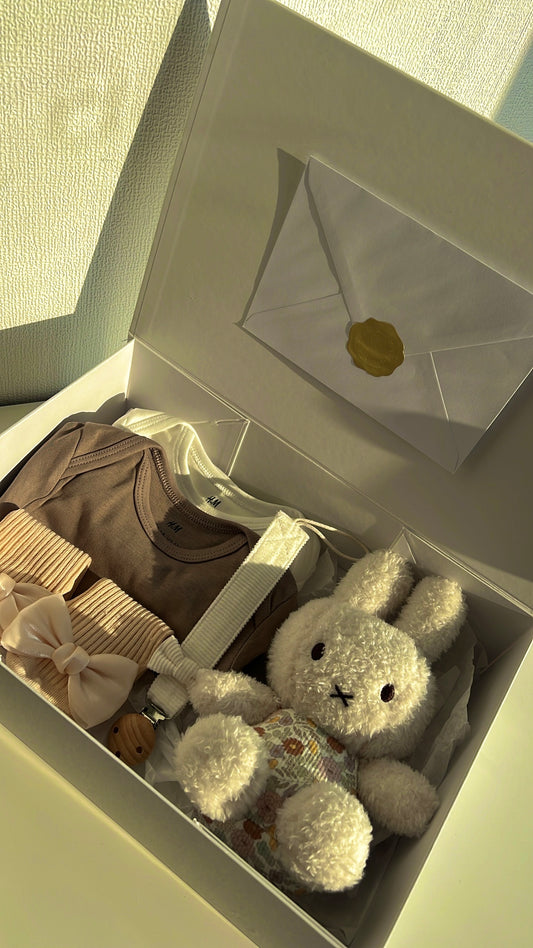Luxe Giftbox Beige Nijntje girl & envelop