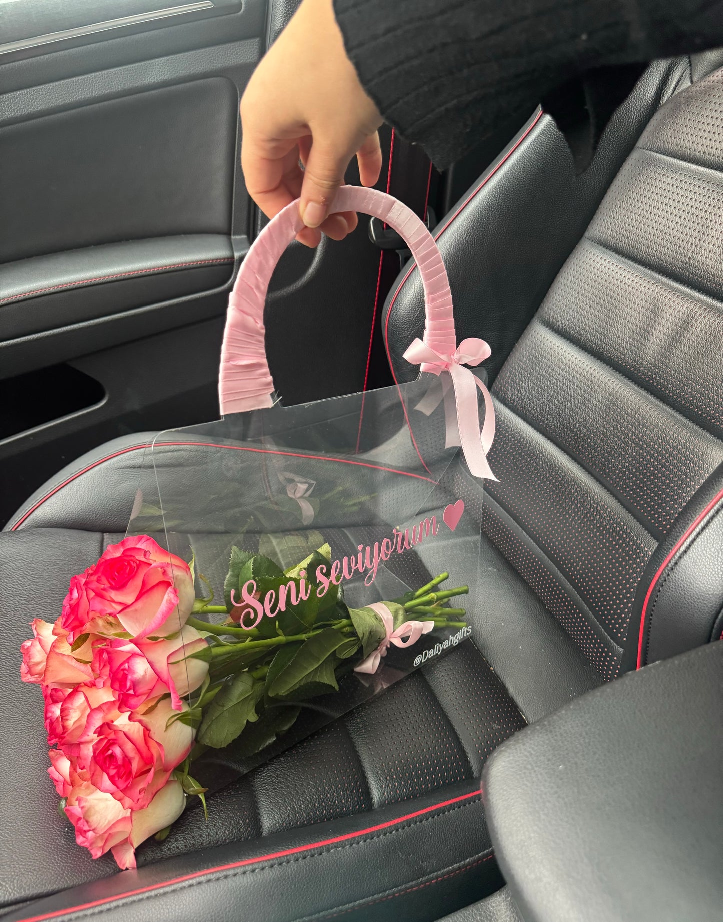 Personnalisez le sac de roses de luxe avec 10 roses