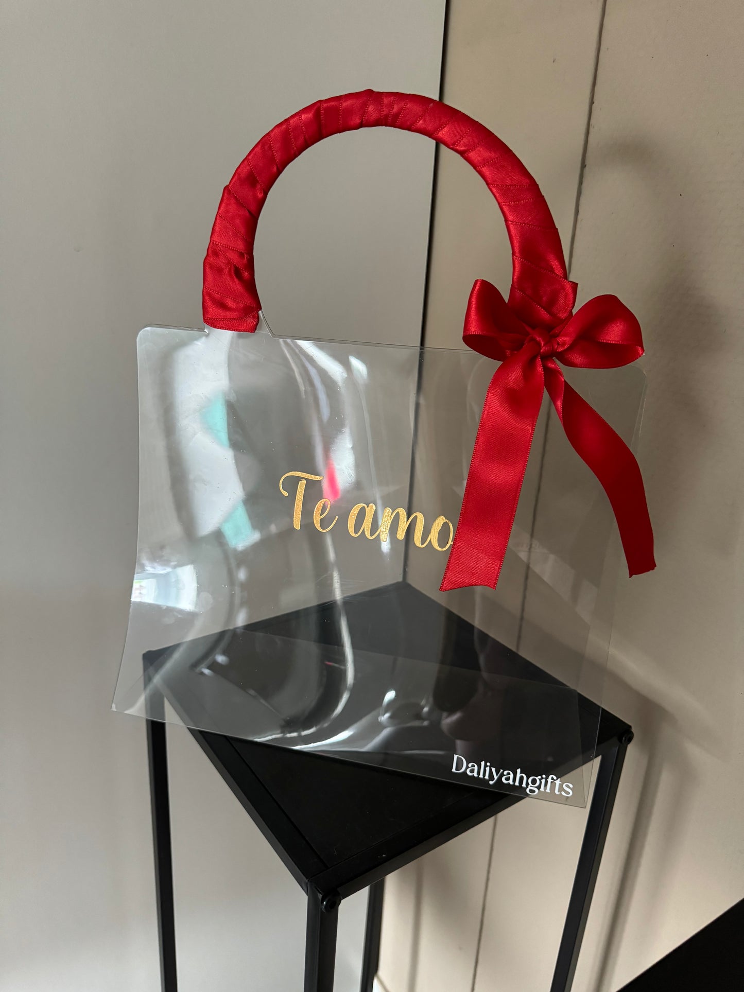 Personnalisez le sac de roses de luxe sans roses