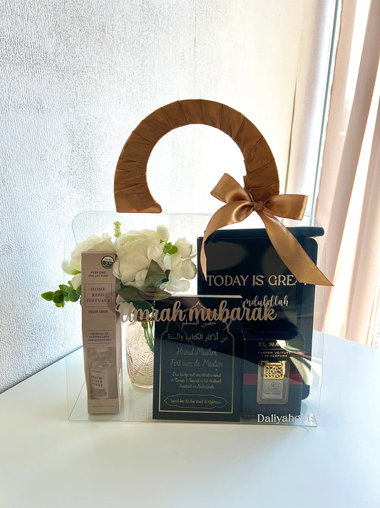 Umrah Mubarak Deluxe Gift Bag with Flowers