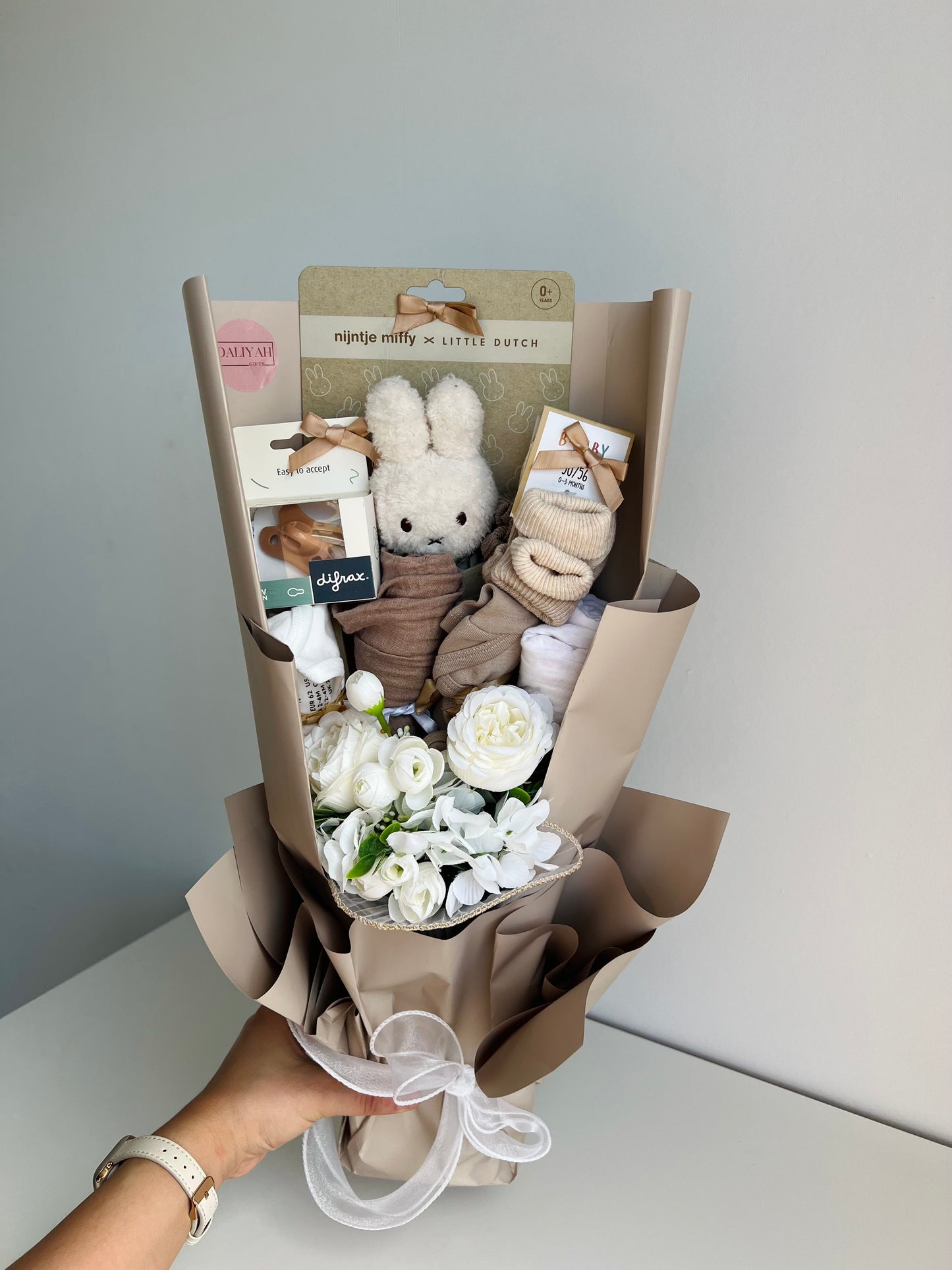 Luxe Babyboeket met Kunstbloemen – Origineel Kraamcadeau