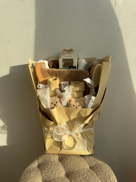 Beige Bear Baby Gift Bouquet – Luxe Kraamcadeau
