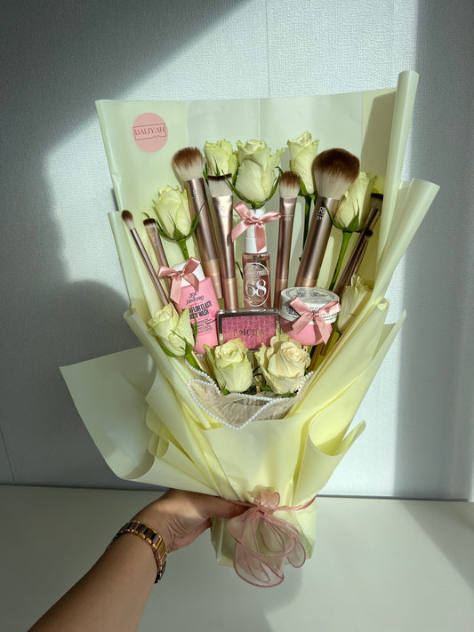 Butter yellow Makeup boeket Dior